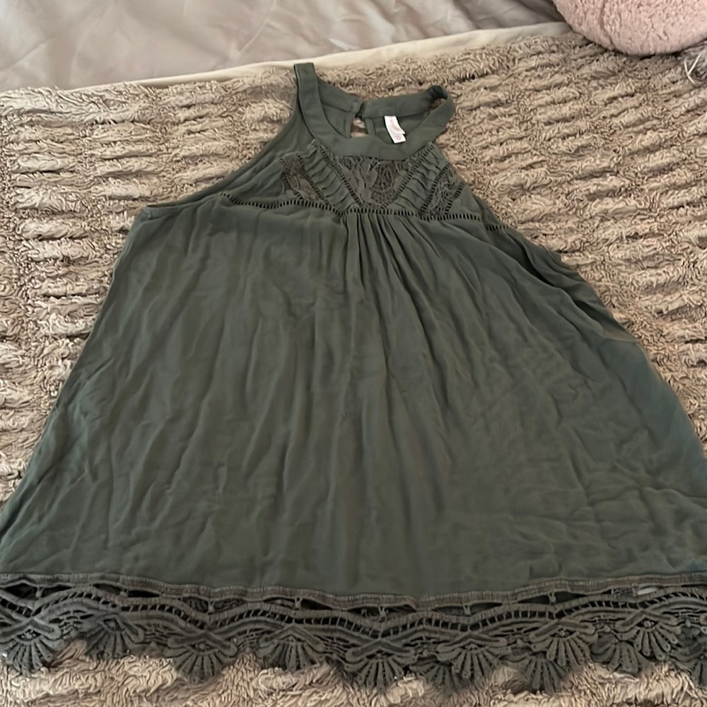 High neck sleeveless blouse with lace detail